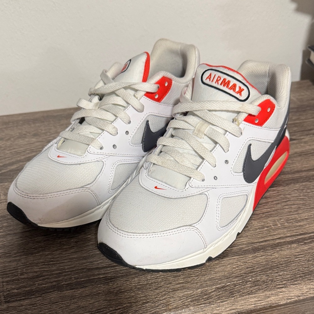 Nike Air Max IVO white habanero size 10.5 men’s